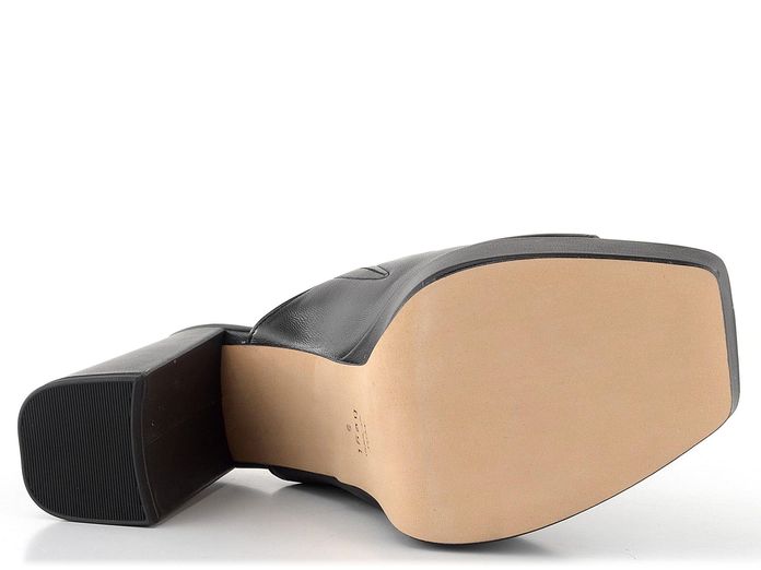 Högl pantofle na vysoké platformě s podpatkem Black 5-105910