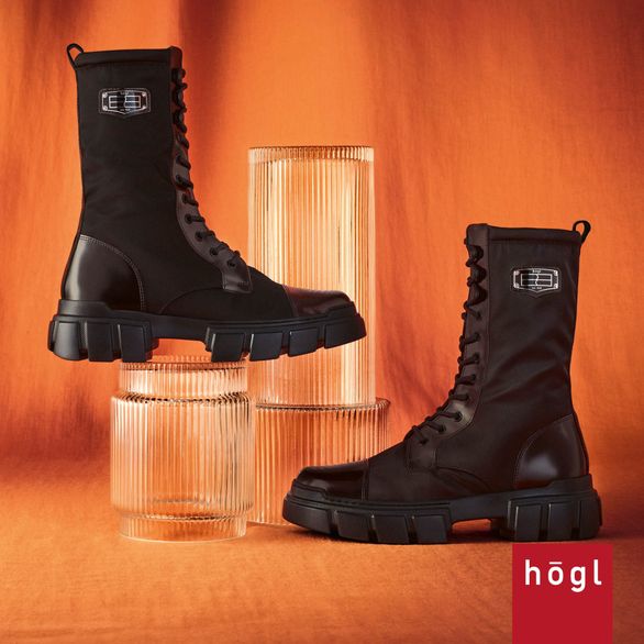 Högl šněrovací kotník na robustní podešvi černý 6-102789